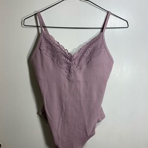 victoria’s secret lavender bodysuit 💜